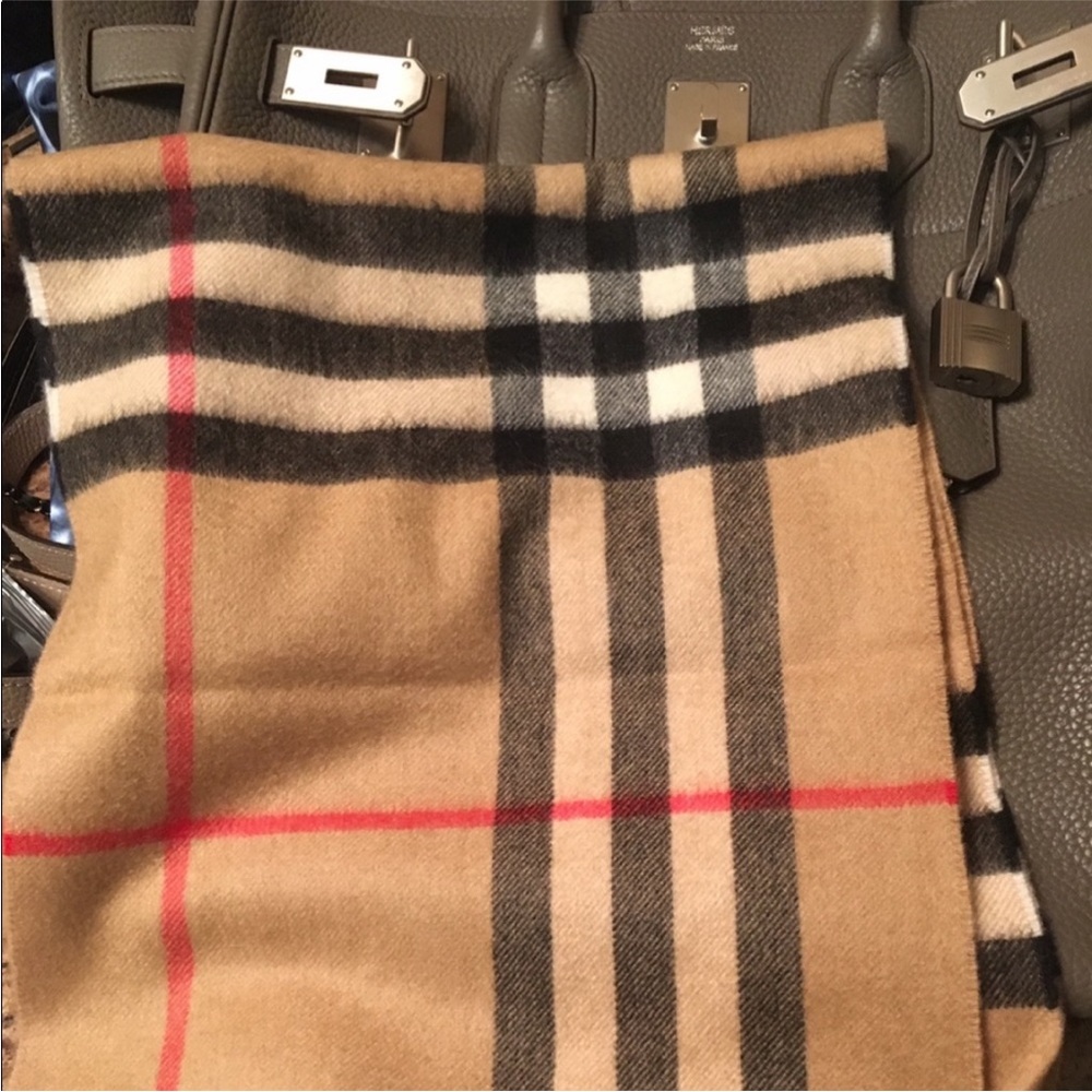 BURBERRY SCARF SALE - Picture 12 of 16